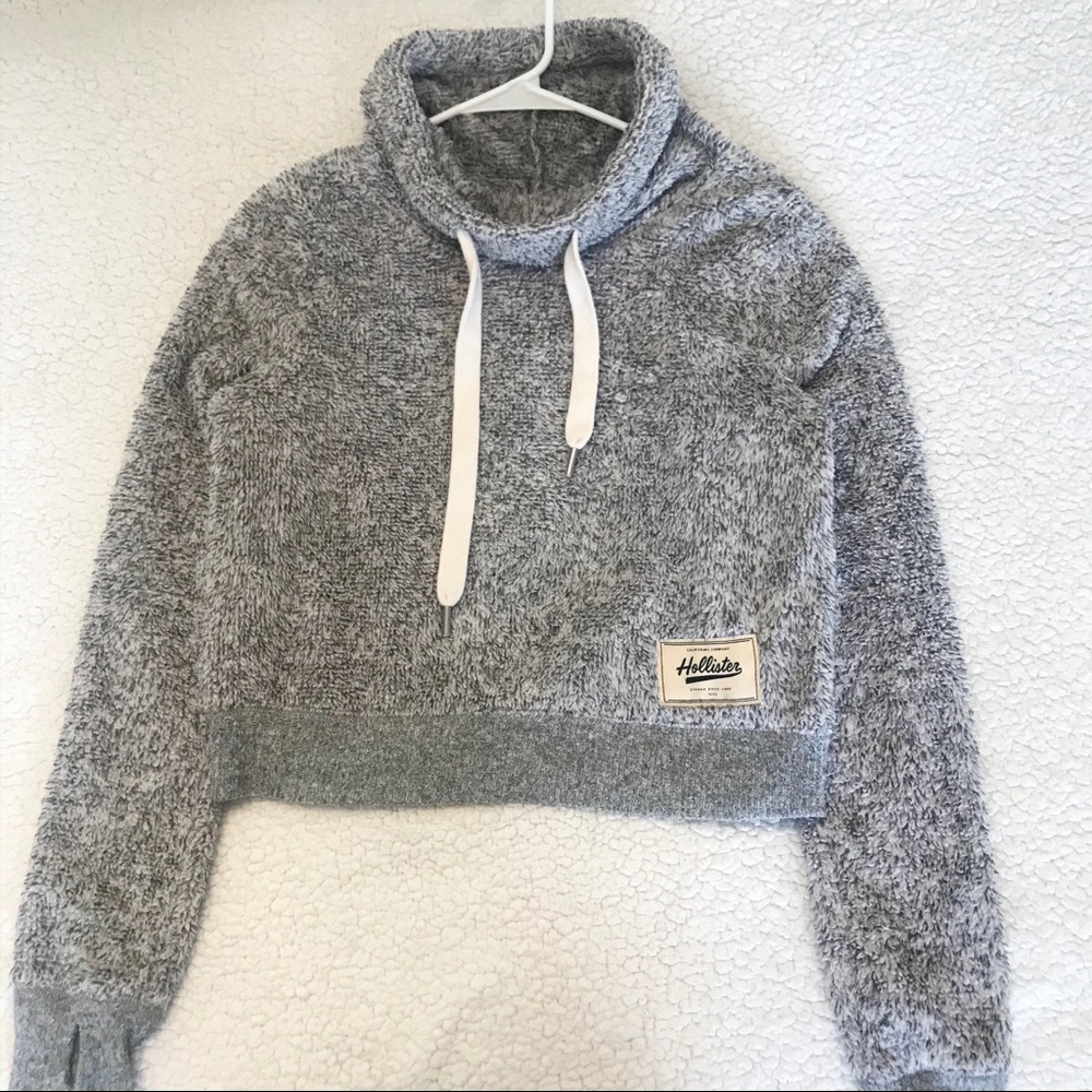 Fluffy crop top pull-over hoodie